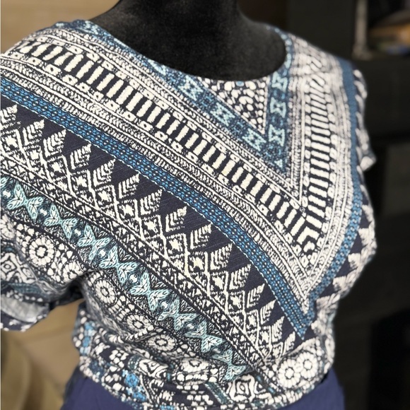 Chico's Navy Fabulously  Slimming Pants with Coordinating Aztec Style Top - Picture 4 of 6